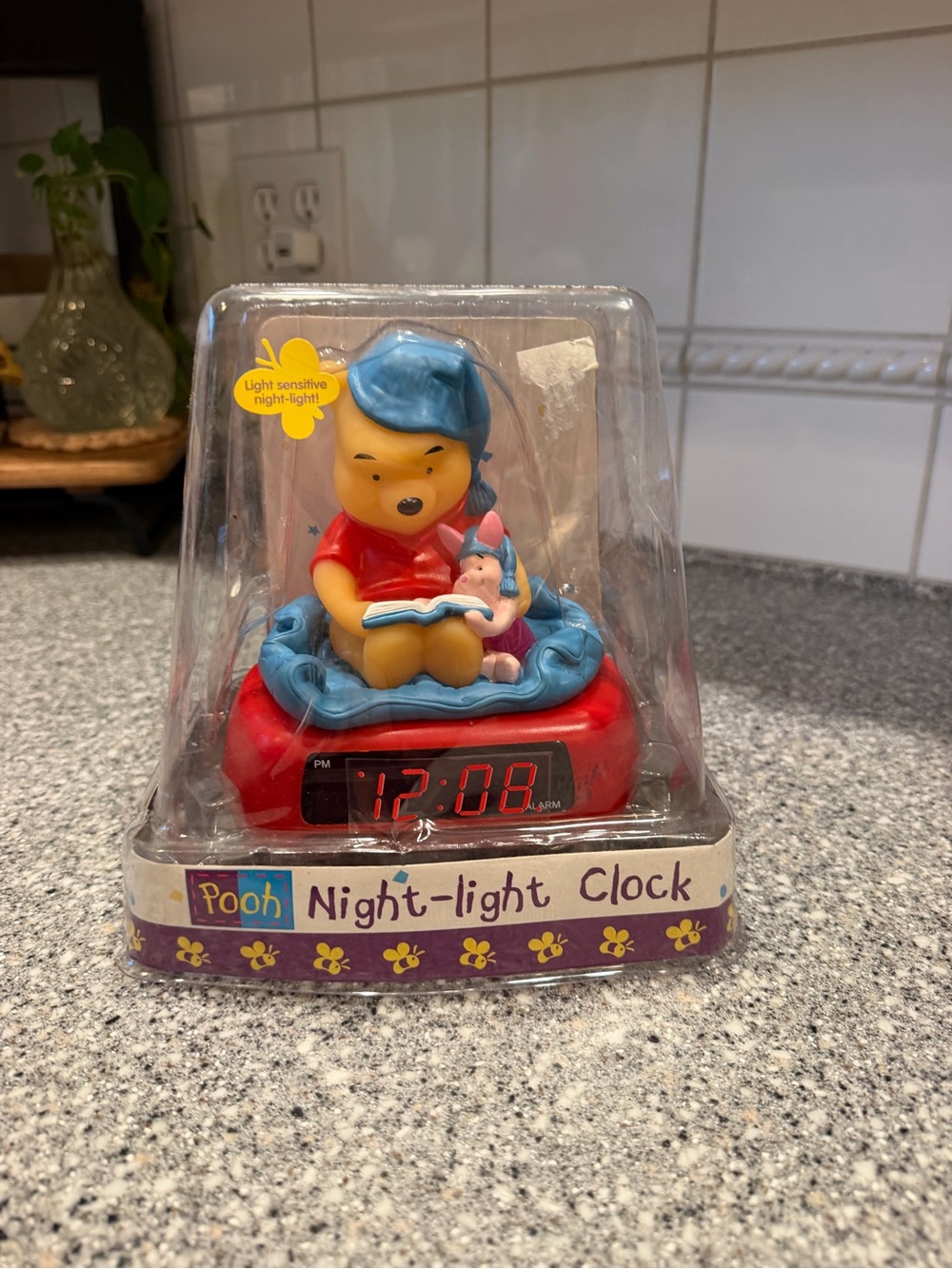 Vintage Disney Winnie the Pooh Red Night-Light Clock New in Box